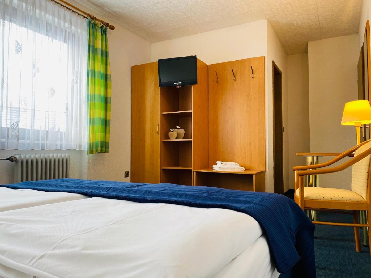 Hotel Zum Goldenen Adler à Pfarrweisach Extérieur photo