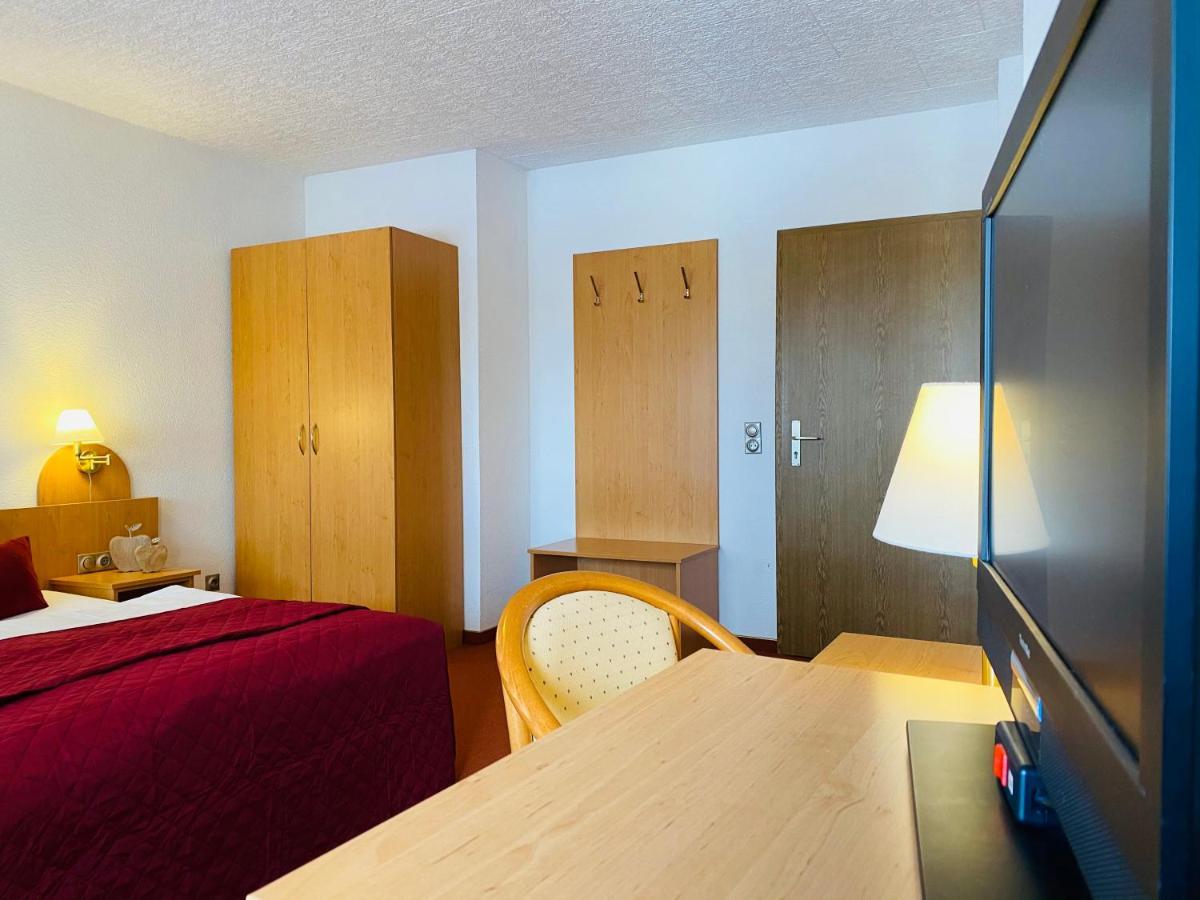 Hotel Zum Goldenen Adler à Pfarrweisach Extérieur photo