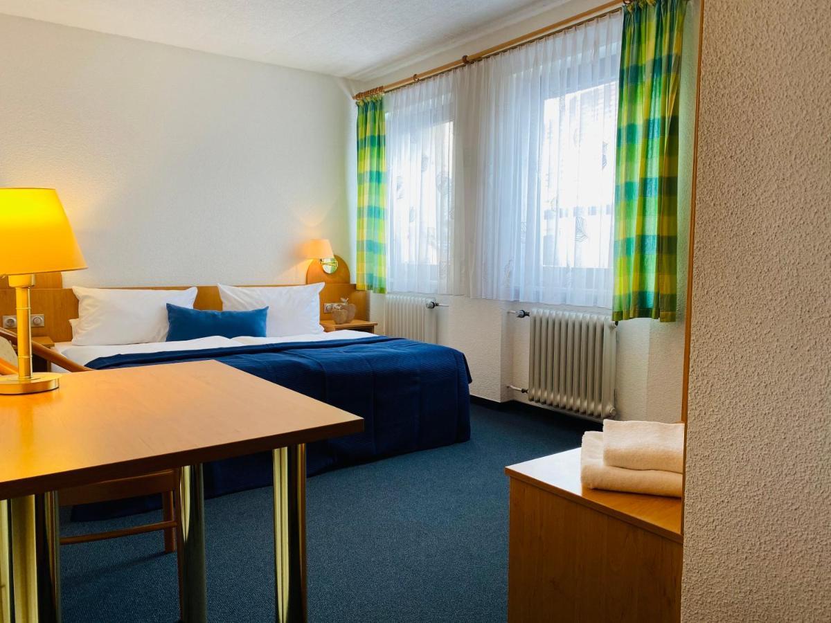 Hotel Zum Goldenen Adler à Pfarrweisach Extérieur photo
