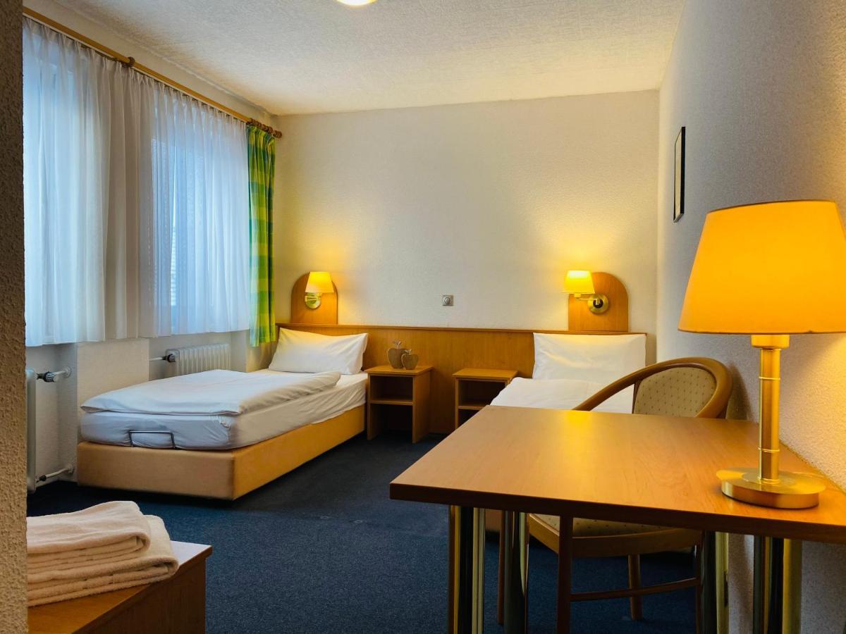 Hotel Zum Goldenen Adler à Pfarrweisach Extérieur photo